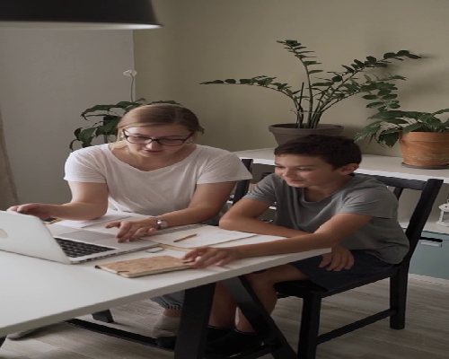 北京孕妇休产假只发底薪吗？北京孕妇休产假发五险一金吗？